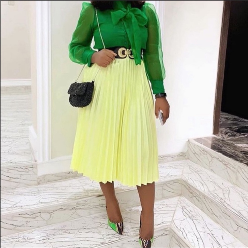 ‼️SOLD‼️NWT Zara Bloggers Fave Satin pleated skirt